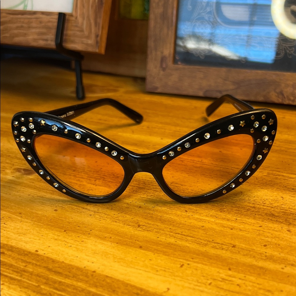 Chic Black Retro Sunglasses with Orange Lenses and Rhinestones